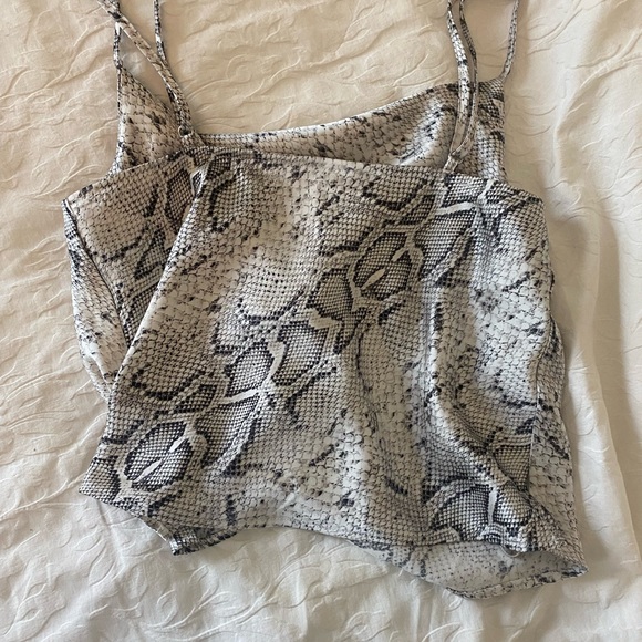 Snake skin tank with adjustable straps and a cowl neck - Picture 2 of 2